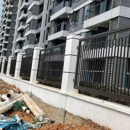 <b>武汉新钢栏杆厂家制作锌钢护栏的关键</b>