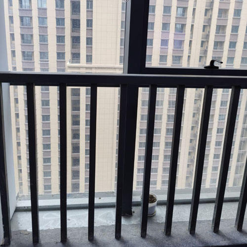 <b>武汉新钢栏杆厂家制作锌钢护栏的关键</b>